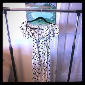 Crop top with skirt . Never worn tags on